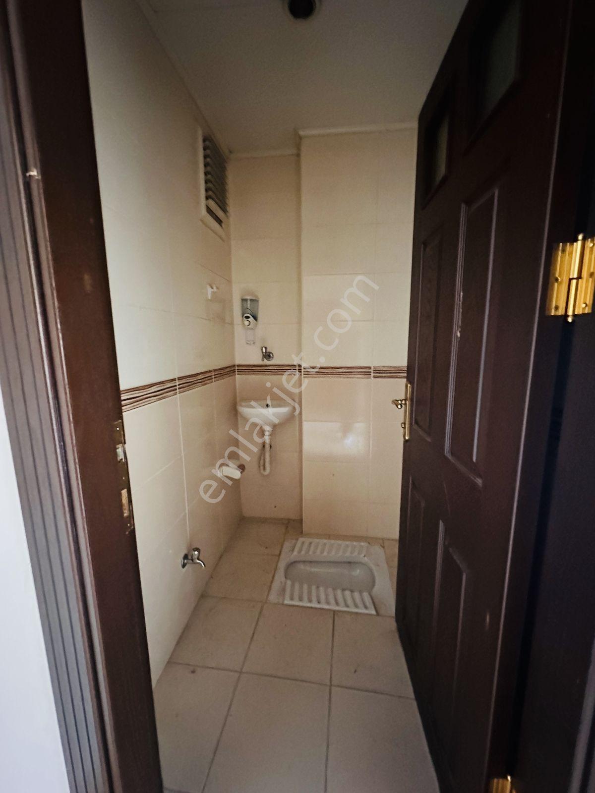 Gama Gayrimenkul Cadde Üzeri Manzaralı Geniş 2+1 Kiralık - Görsel 34