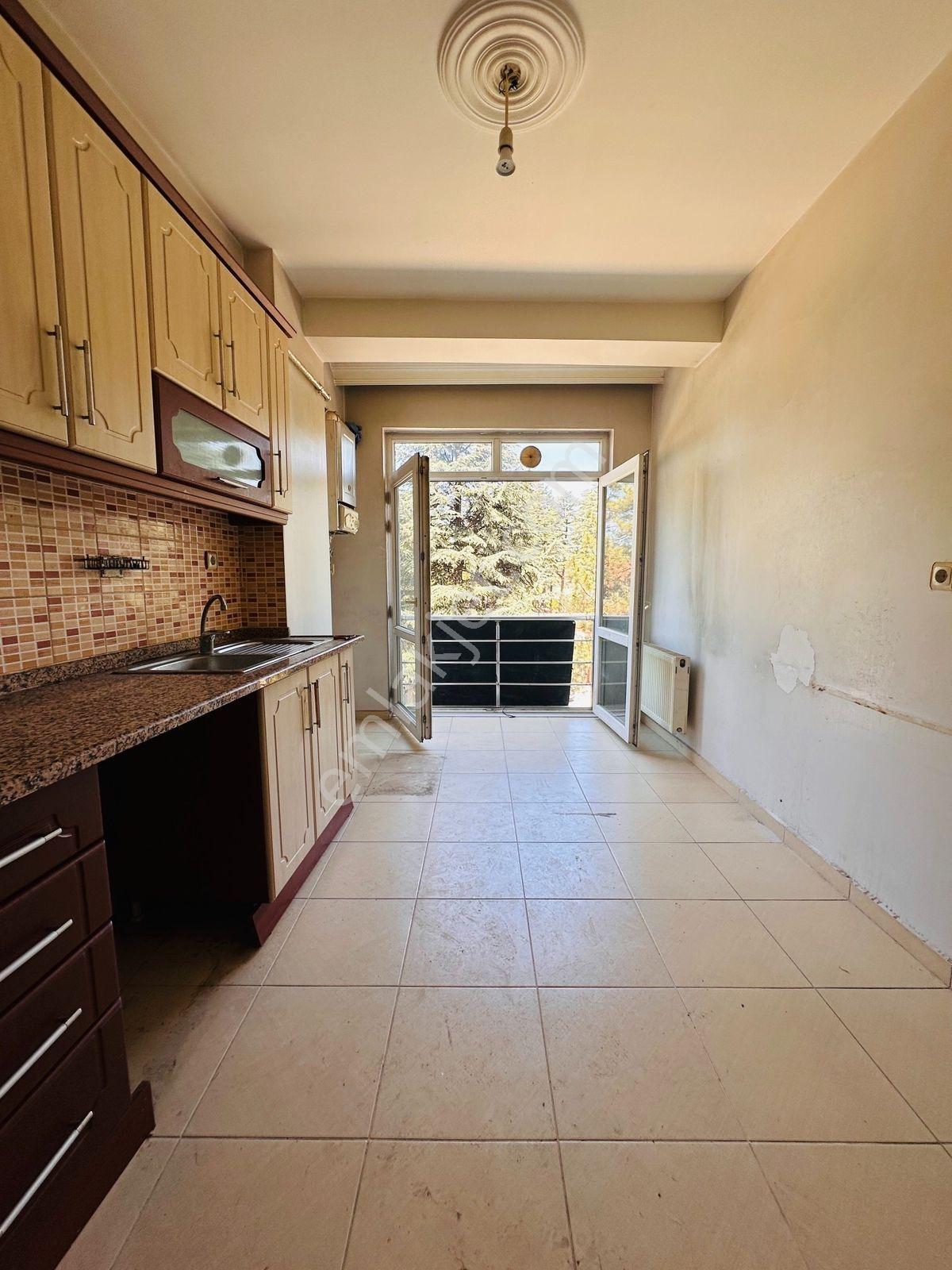Gama Gayrimenkul Cadde Üzeri Manzaralı Geniş 2+1 Kiralık - Görsel 8