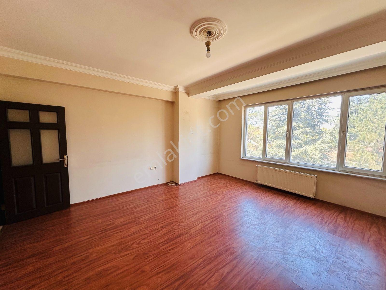 Gama Gayrimenkul Cadde Üzeri Manzaralı Geniş 2+1 Kiralık - Görsel 10
