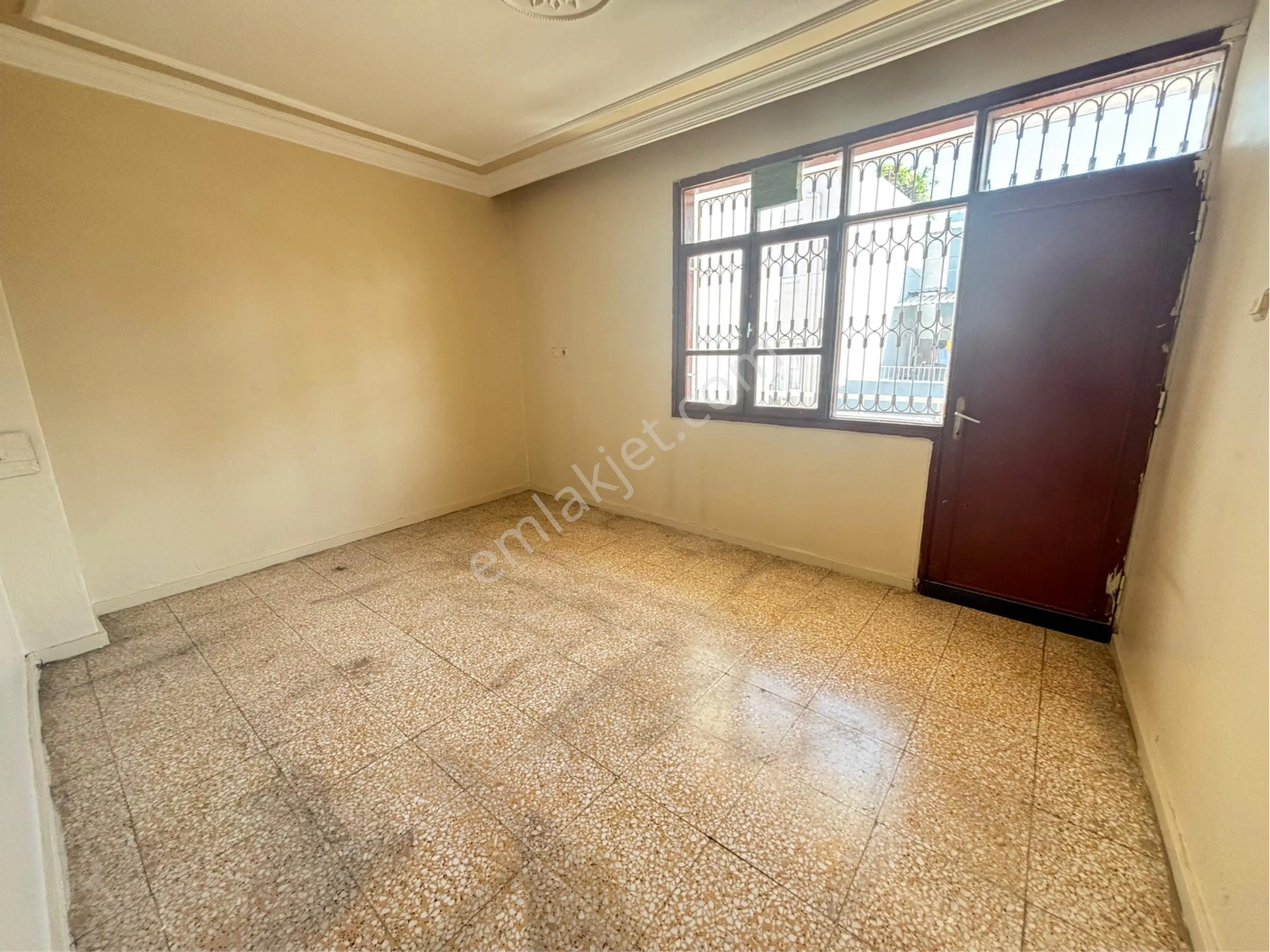 Fatih'de 3+1 Kapalı Mutfak Teraslı Kiralık Daire - Görsel 2