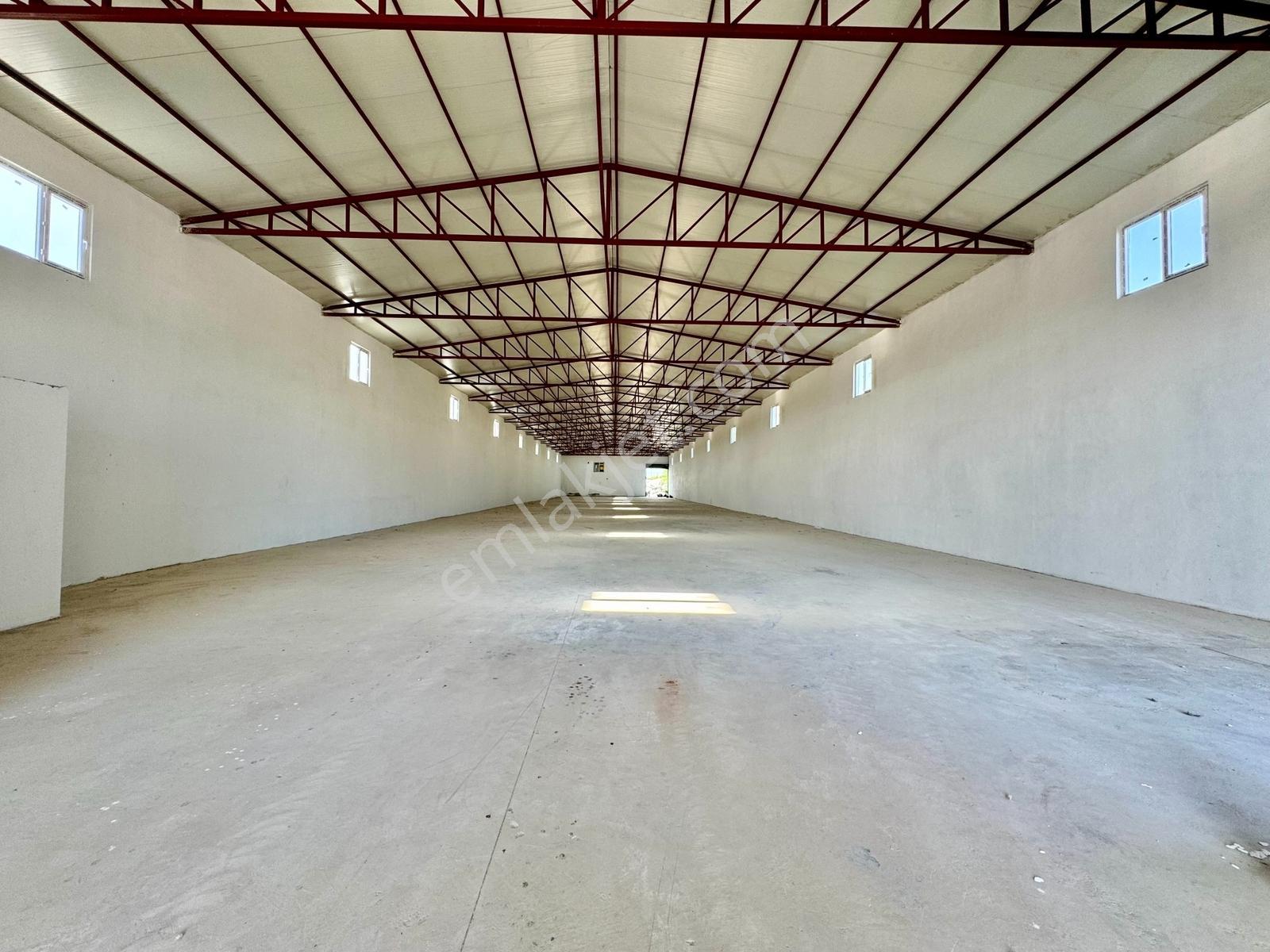 Altınovada Deepo Yakını 1300 M2 Ofisli Tır Rampalı Depo Ve 2 Ev - Görsel 2