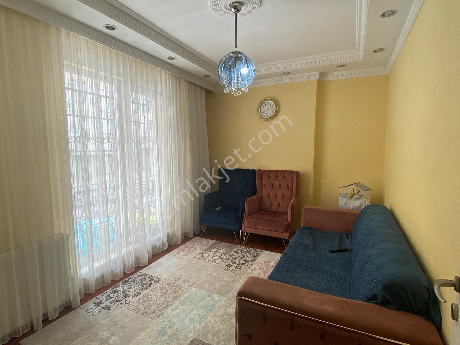 Bahçelievler Soğanlı 15 Yıllık Yülsek Giriş 2+1 Asansörlü