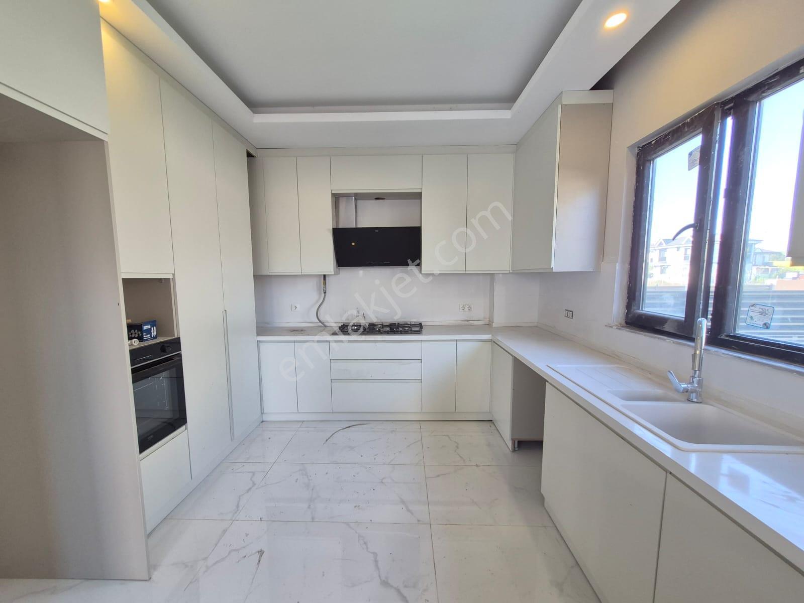 Delux'den Yenicede Müstakil Bahçeli Sıfır Lux Kiralık Villa - Görsel 7