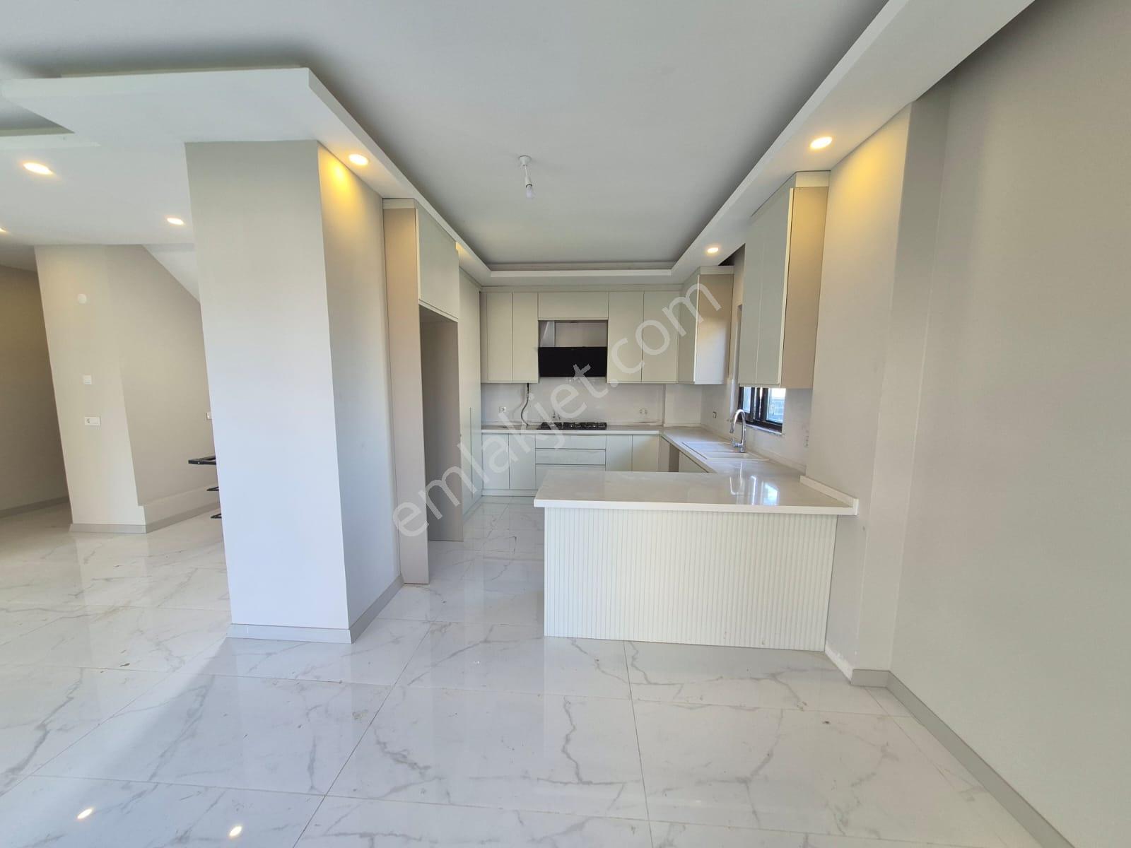 Delux'den Yenicede Müstakil Bahçeli Sıfır Lux Kiralık Villa - Görsel 6