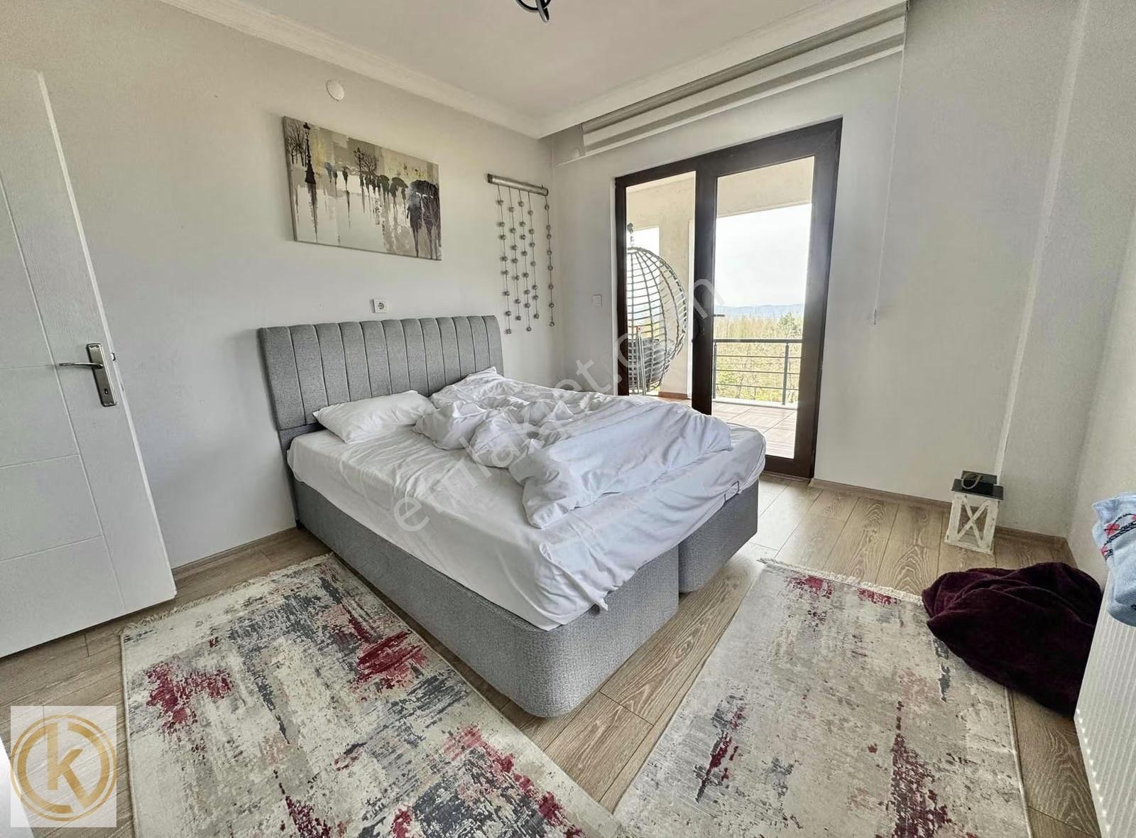 Sapanca Şükriye'de 450m2 Arsa İçerisinde Havuzlu 4+1 Satlk Villa - Görsel 13