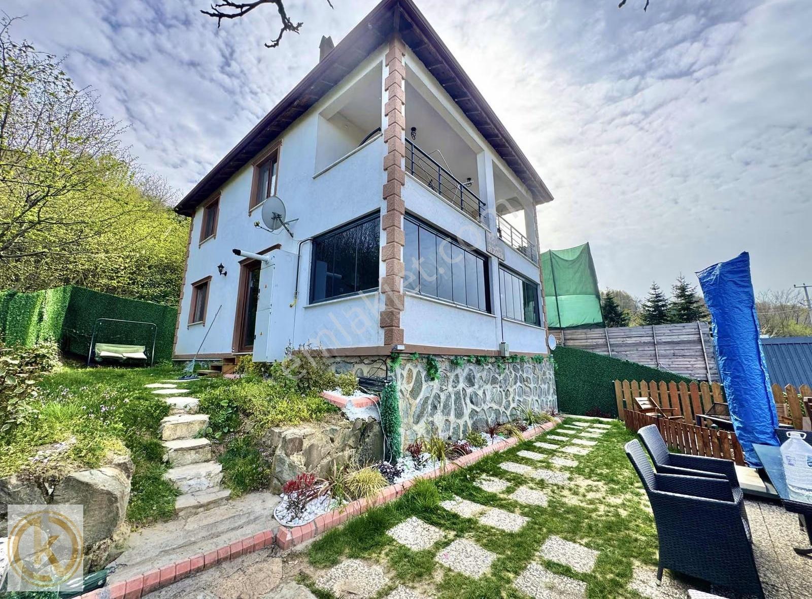Sapanca Şükriye'de 450m2 Arsa İçerisinde Havuzlu 4+1 Satlk Villa - Görsel 11
