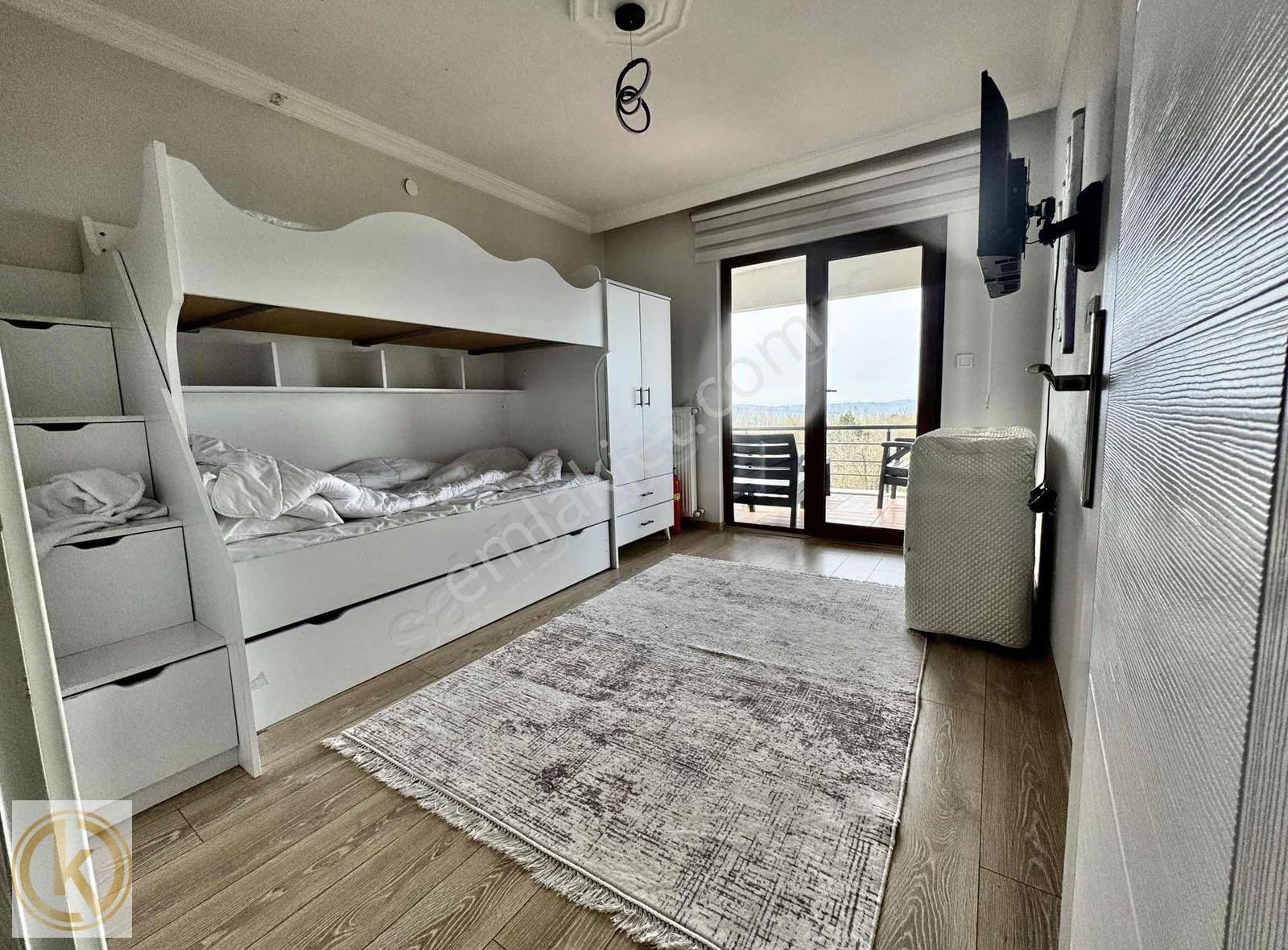 Sapanca Şükriye'de 450m2 Arsa İçerisinde Havuzlu 4+1 Satlk Villa - Görsel 26