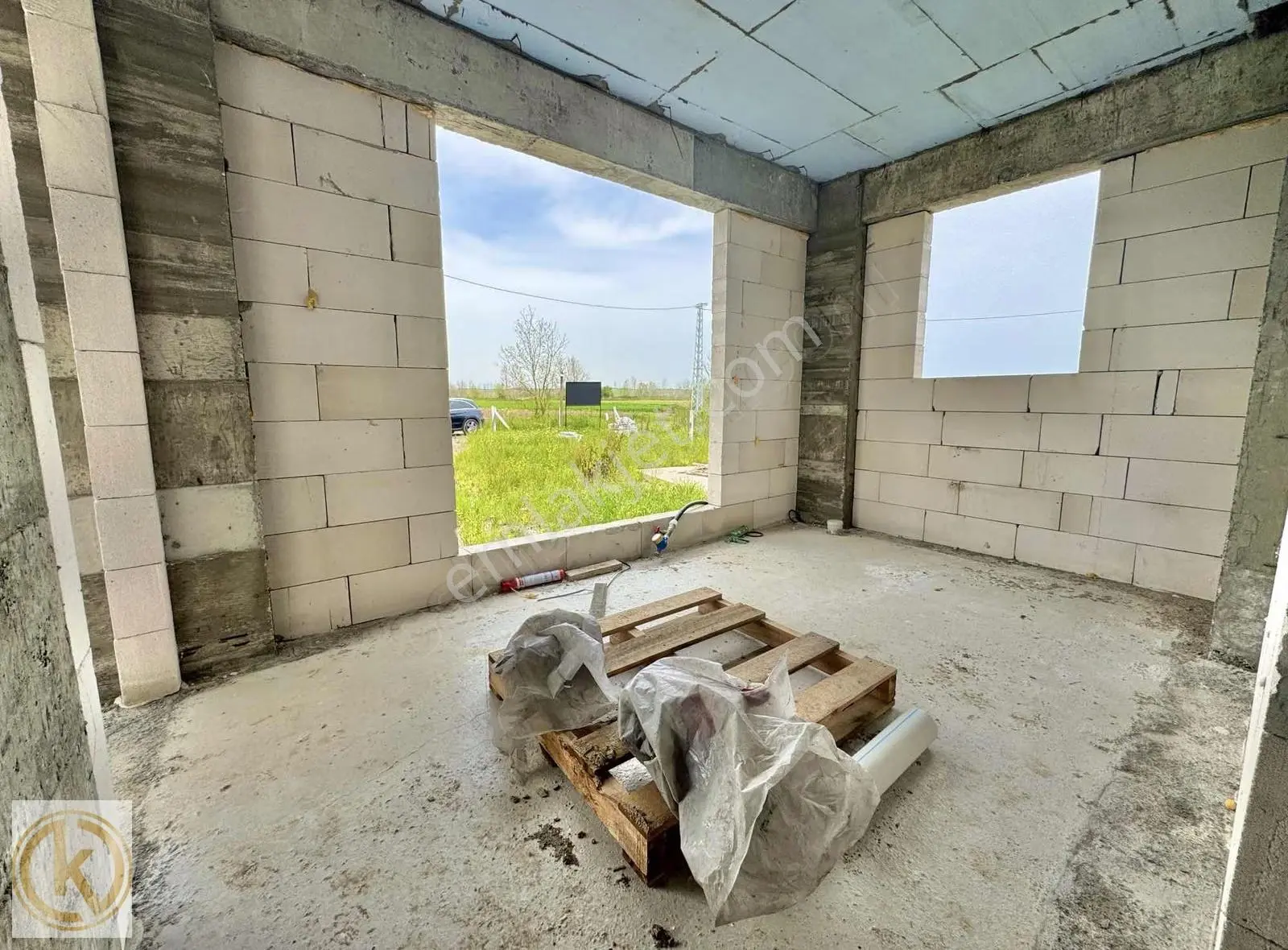 Kaymak Emlaktan Söğütlü'de 832m2 Arsa İçerisinde 4+1 200m2 Villa