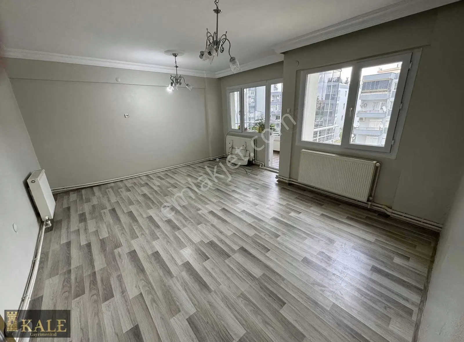 Kale'den Toplu Konut Sitesinde Kiralık 2+1 Daire