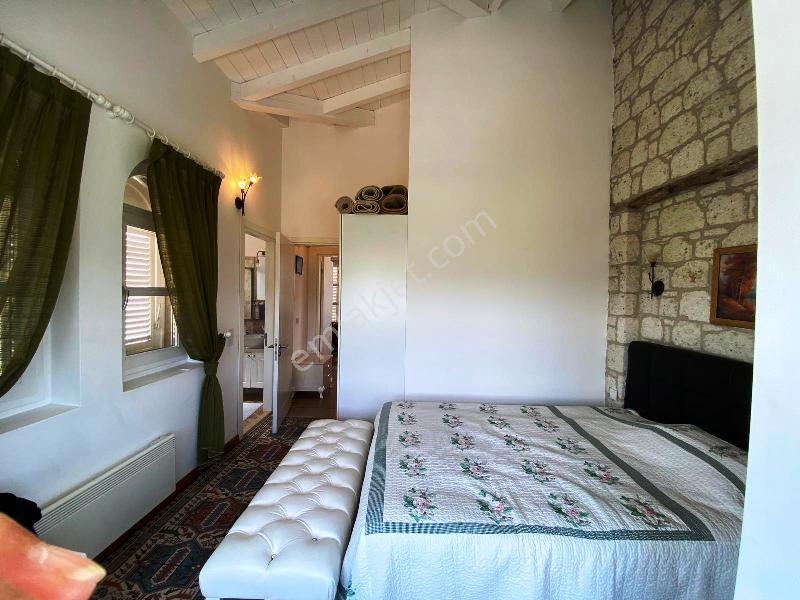Alaçatı'da 525 M2 Arsa İçinde Yüzme Havuzlu 5+1 Sezonluk Kiralık Müstakil Taş Villa - Görsel 27