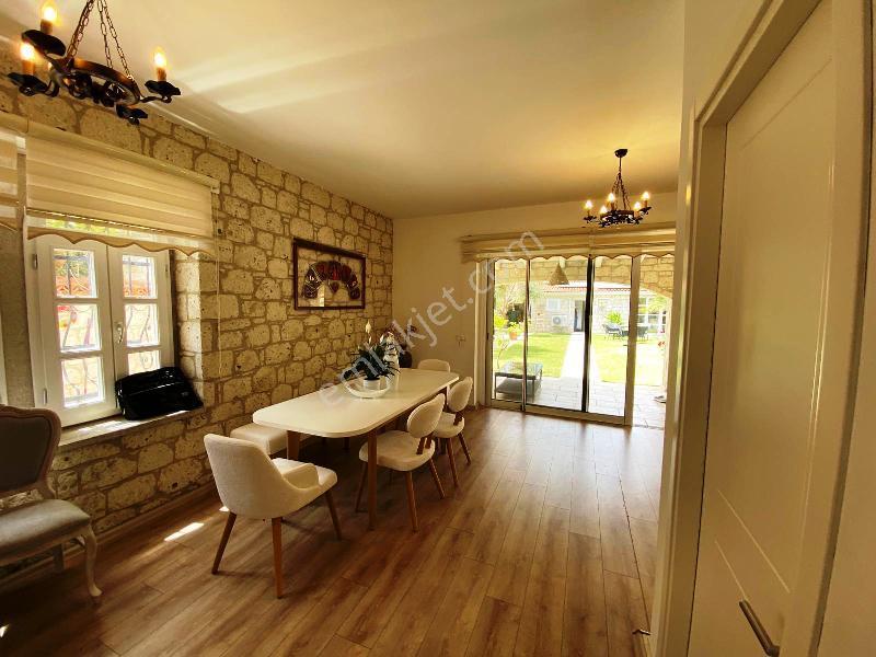 Alaçatı'da 525 M2 Arsa İçinde Yüzme Havuzlu 5+1 Sezonluk Kiralık Müstakil Taş Villa - Görsel 19