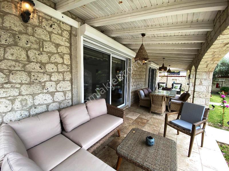 Alaçatı'da 525 M2 Arsa İçinde Yüzme Havuzlu 5+1 Sezonluk Kiralık Müstakil Taş Villa - Görsel 14