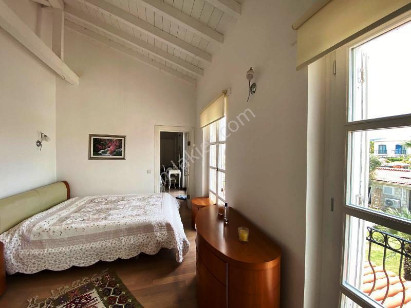 Alaçatı'da 525 M2 Arsa İçinde Yüzme Havuzlu 5+1 Sezonluk Kiralık Müstakil Taş Villa - Görsel 33