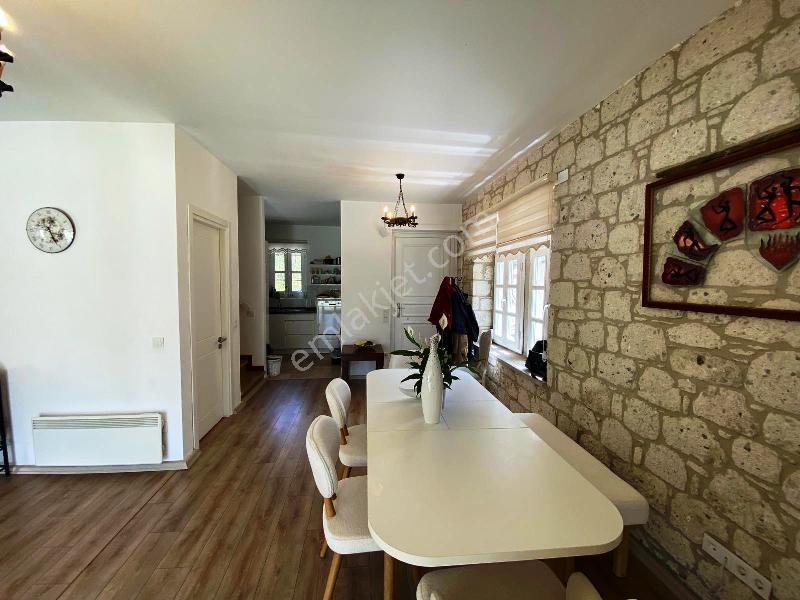 Alaçatı'da 525 M2 Arsa İçinde Yüzme Havuzlu 5+1 Sezonluk Kiralık Müstakil Taş Villa - Görsel 22
