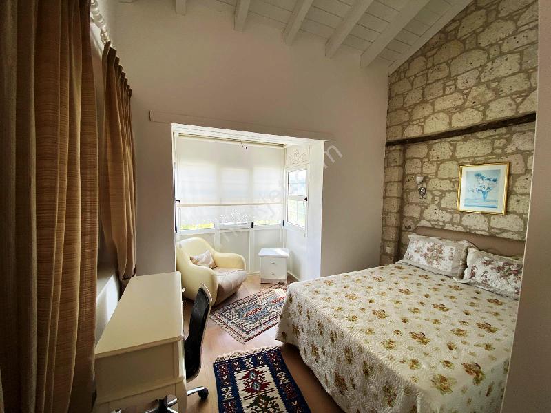 Alaçatı'da 525 M2 Arsa İçinde Yüzme Havuzlu 5+1 Sezonluk Kiralık Müstakil Taş Villa - Görsel 34