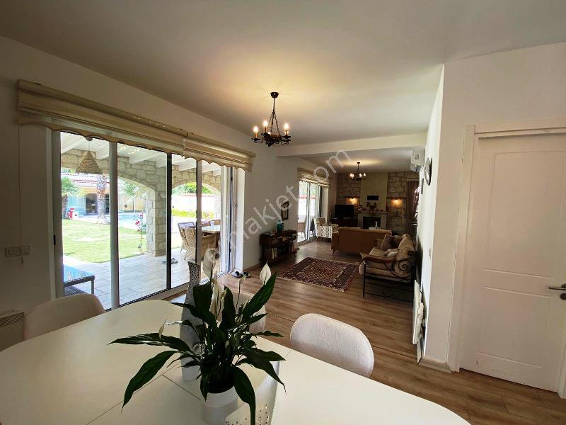 Alaçatı'da 525 M2 Arsa İçinde Yüzme Havuzlu 5+1 Sezonluk Kiralık Müstakil Taş Villa - Görsel 21