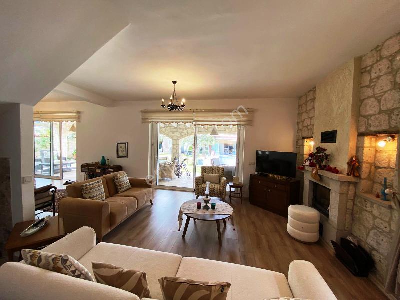 Alaçatı'da 525 M2 Arsa İçinde Yüzme Havuzlu 5+1 Sezonluk Kiralık Müstakil Taş Villa - Görsel 15