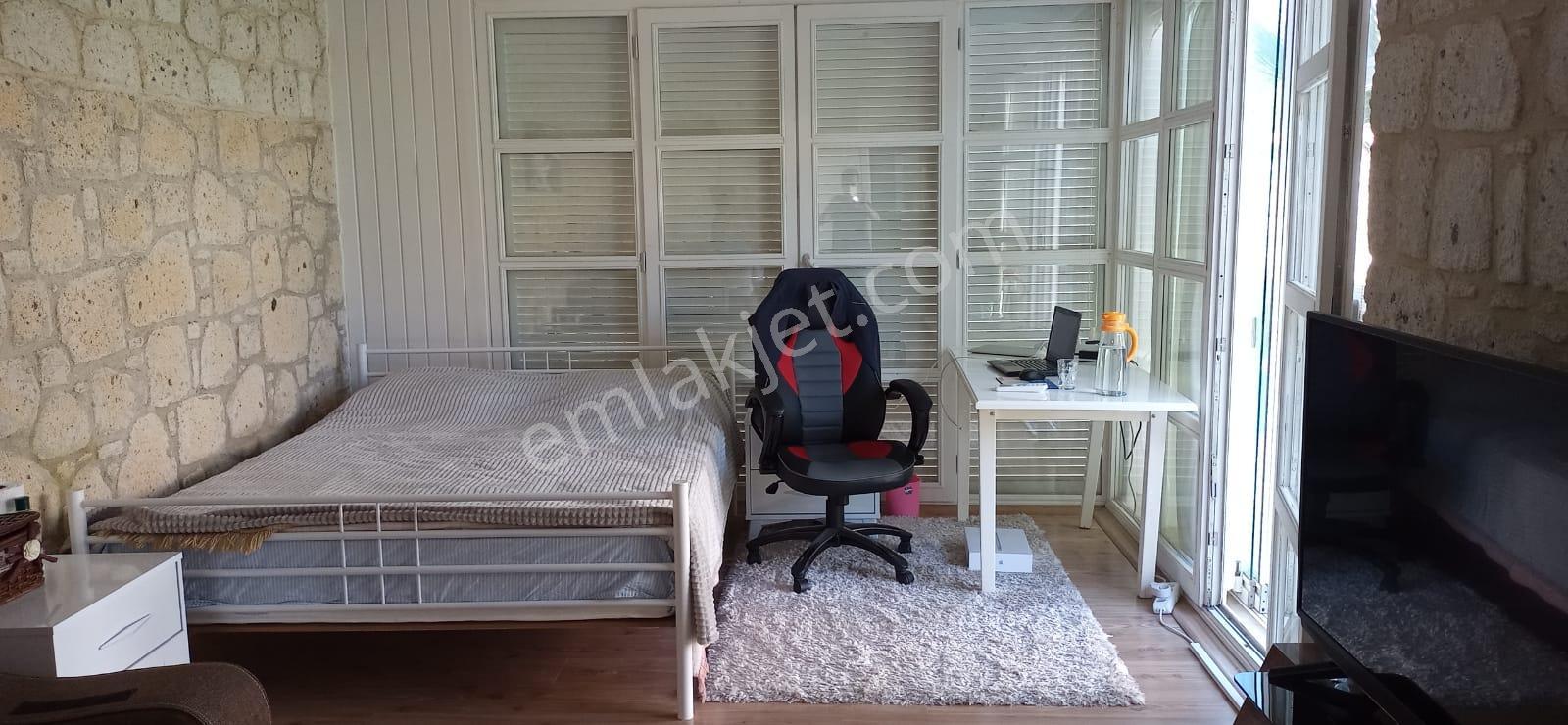 Alaçatı'da 525 M2 Arsa İçinde Yüzme Havuzlu 5+1 Sezonluk Kiralık Müstakil Taş Villa - Görsel 9