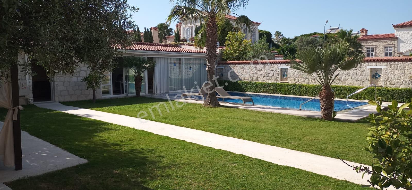 Alaçatı'da 525 M2 Arsa İçinde Yüzme Havuzlu 5+1 Sezonluk Kiralık Müstakil Taş Villa - Görsel 8