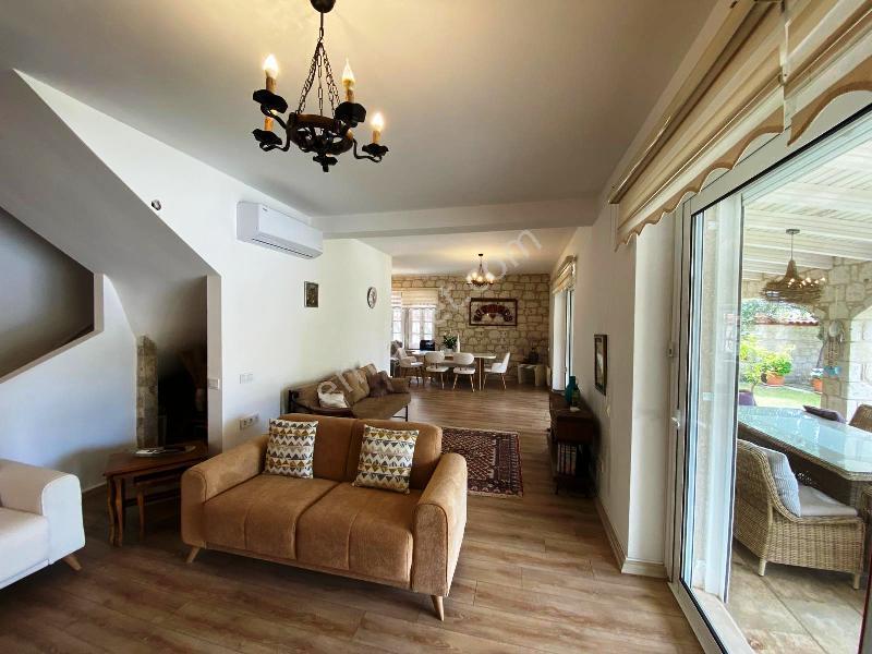 Alaçatı'da 525 M2 Arsa İçinde Yüzme Havuzlu 5+1 Satılık Müstakil Taş Villa - Görsel 20