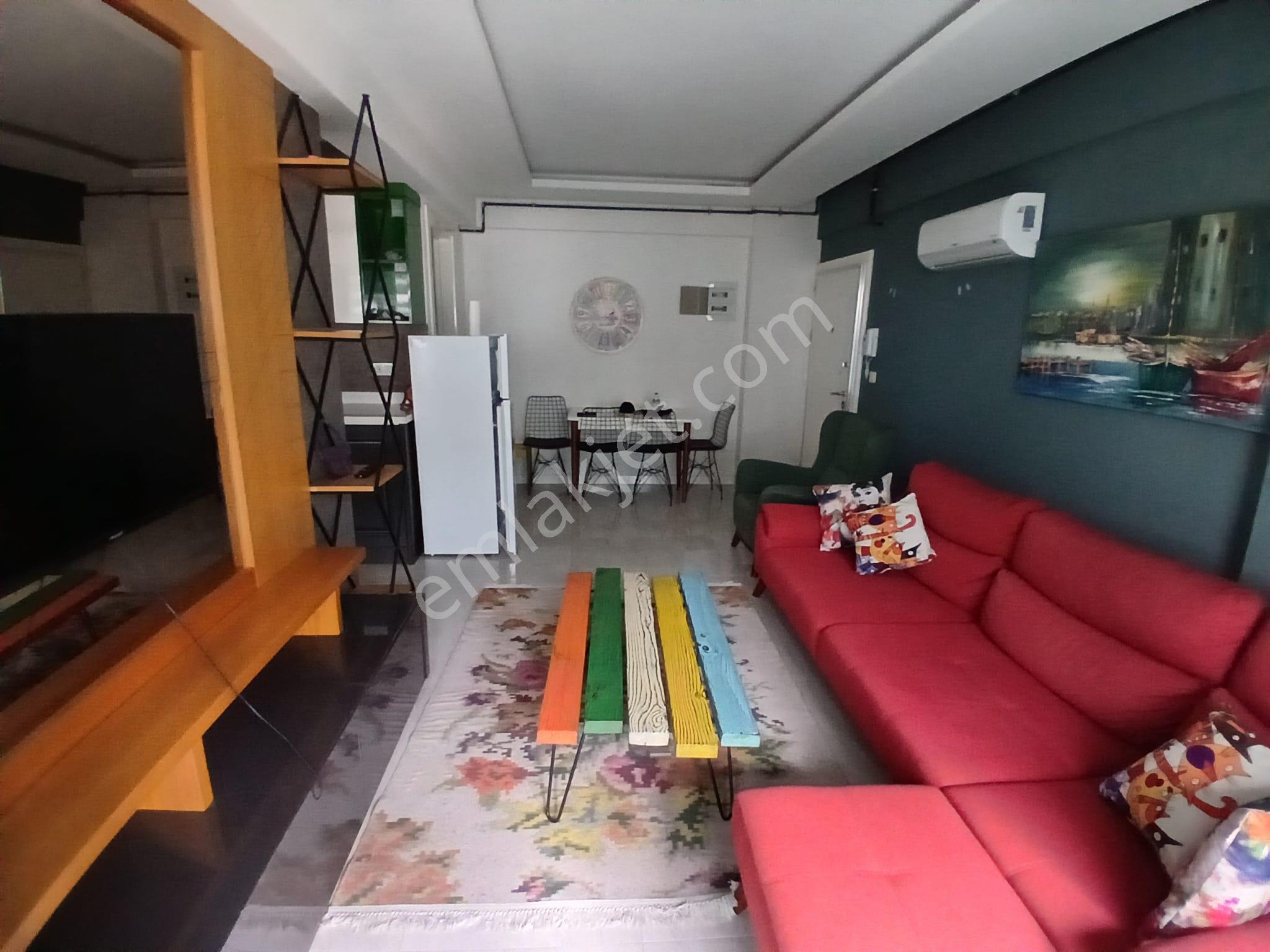 Ender Uysal Gayrimenkulden 1.5+1 Güvenlikli Balkonlu Spor Salonlu Klimalı Lüx Eşyalı Apart...