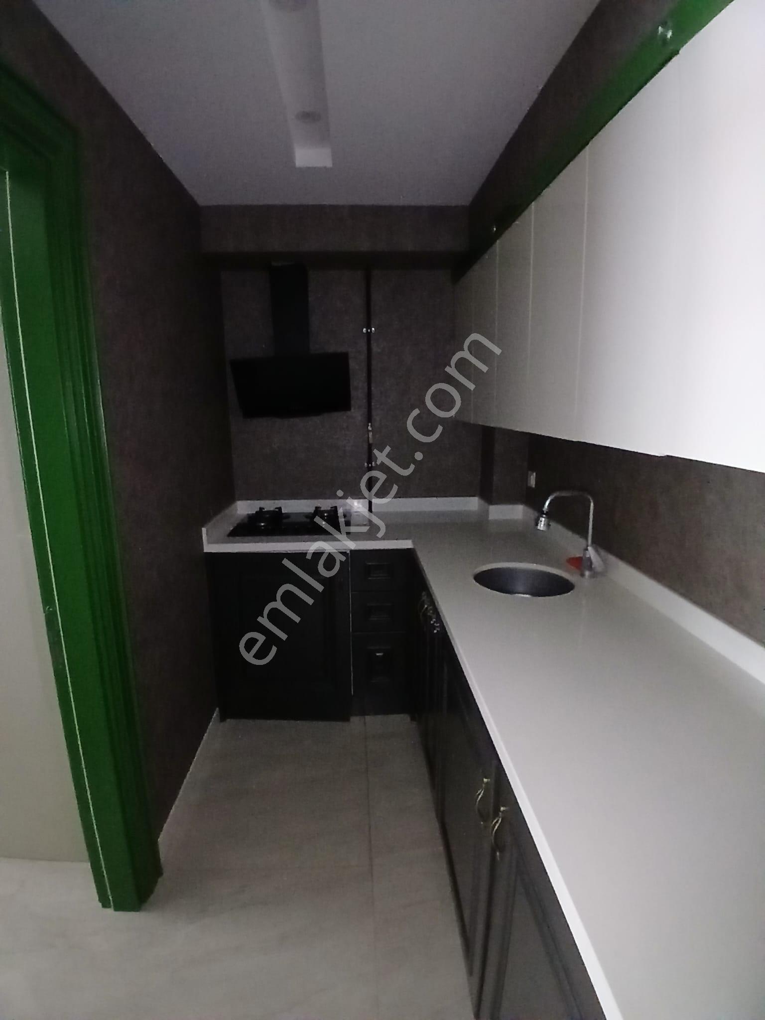 Ender Uysal Gayrimenkulden 1.5+1 Güvenlikli Balkonlu Spor Salonlu Klimalı Lüx Eşyalı Apart... - Görsel 7
