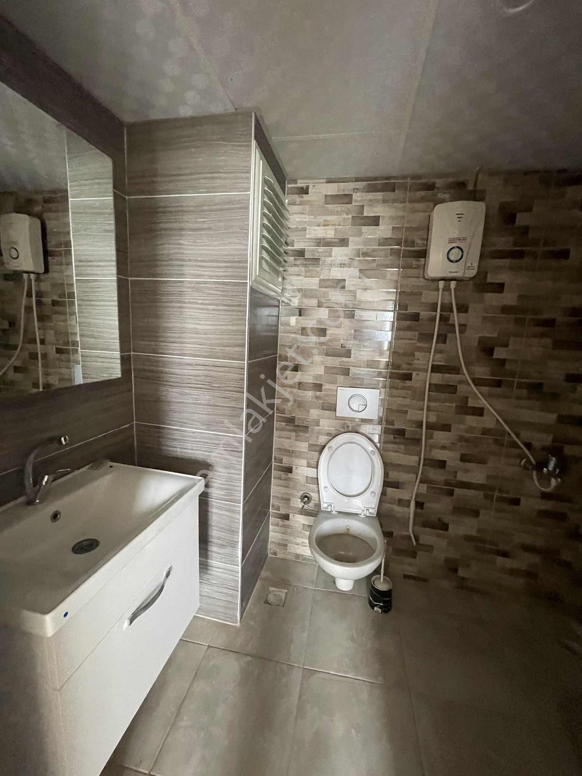 Cadde~üzeri~2+1~k.mutfak~az~katlı~cazip~aile~apartmanı~ - Görsel 11