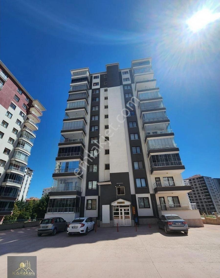 Karakaya Emlak Ofisinden Şehitlik Mahallesi Harika Konumda 4+1 Kaçmaz Daire