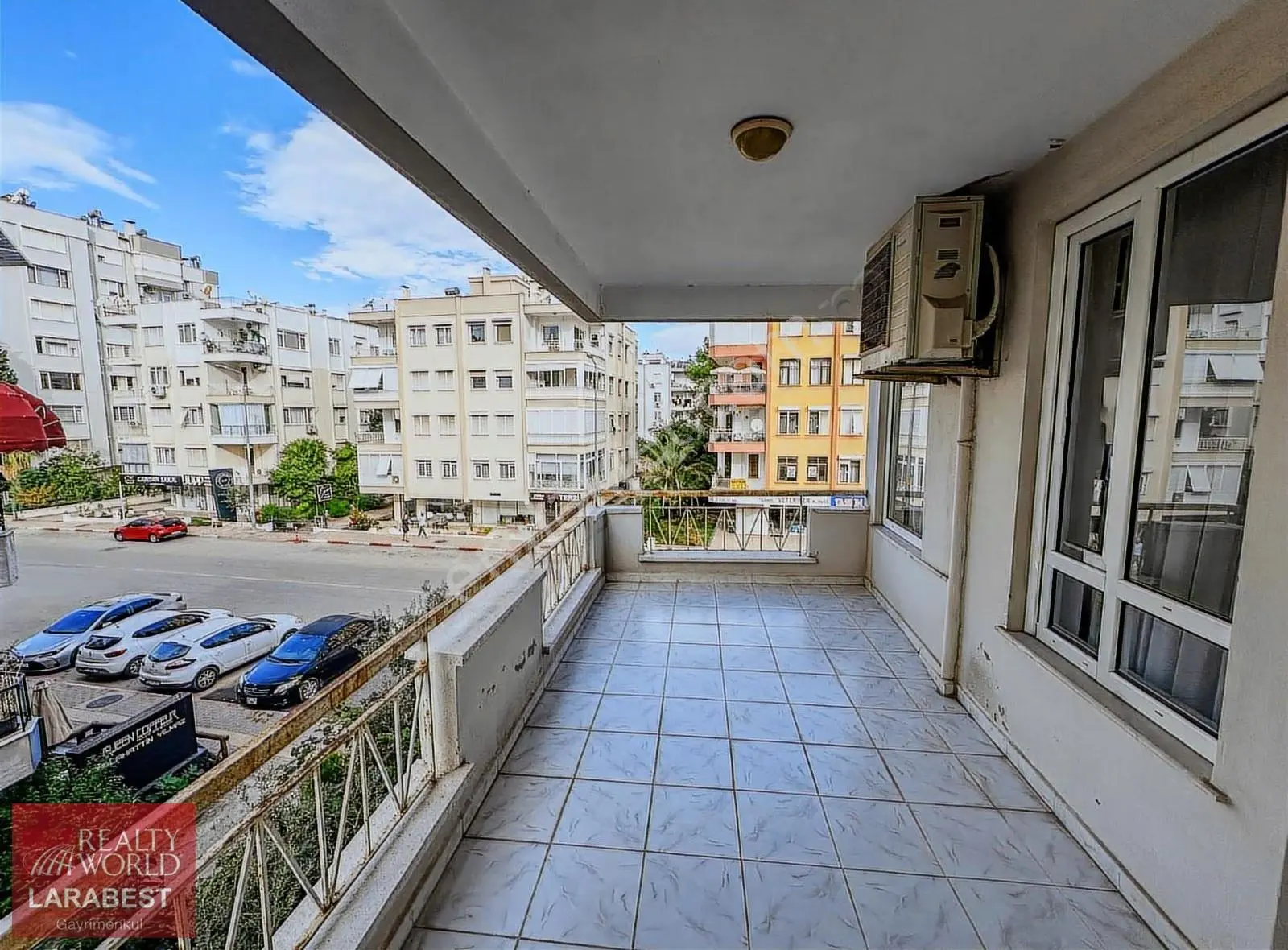 Yeşilbahcede 3+1 160m2 Satılık Daire - Görsel 3