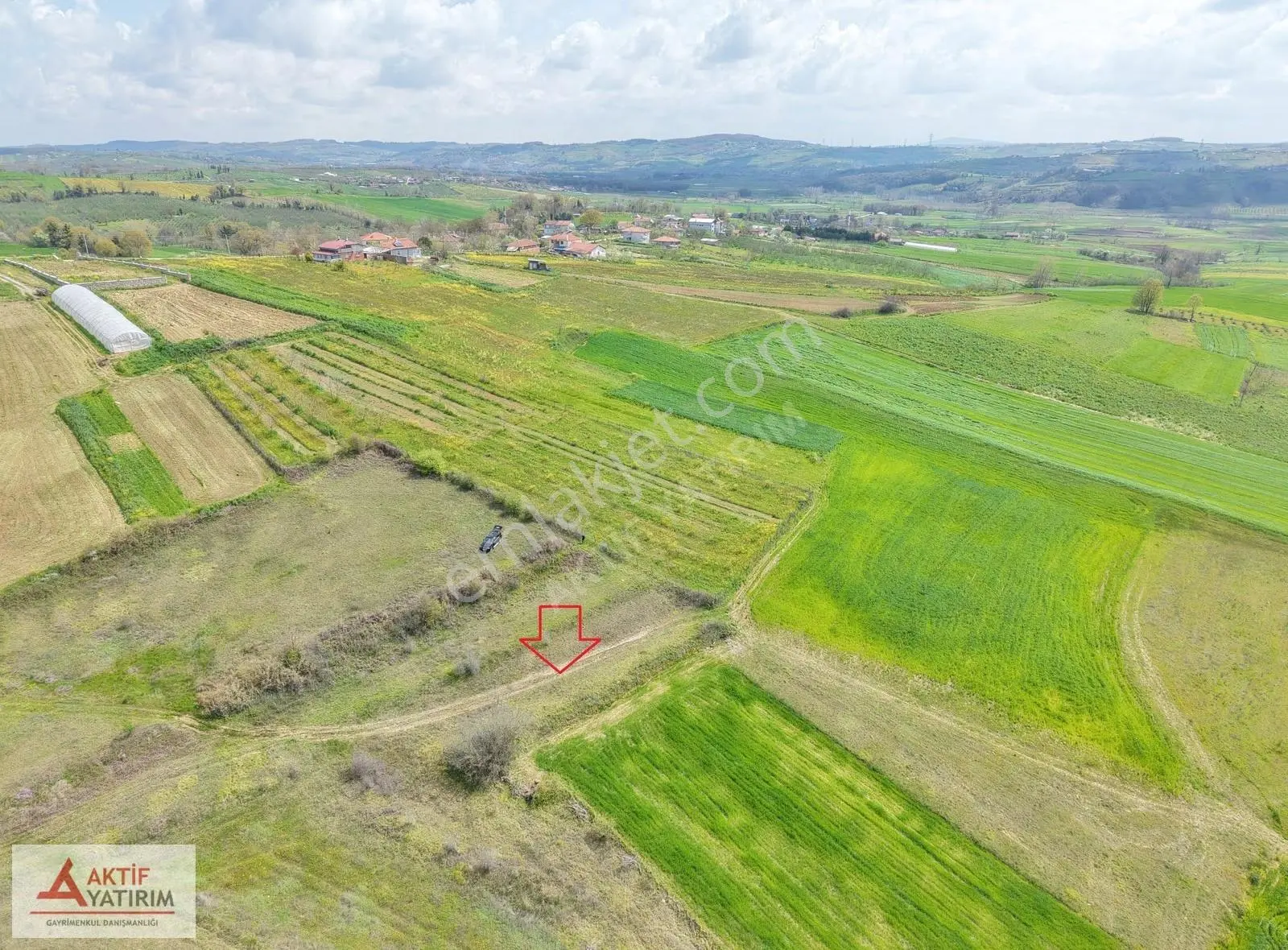 Kırkarmut Mahallesi'nde Yerleşime Yakın 533 M2 Yatırımlık Tarla