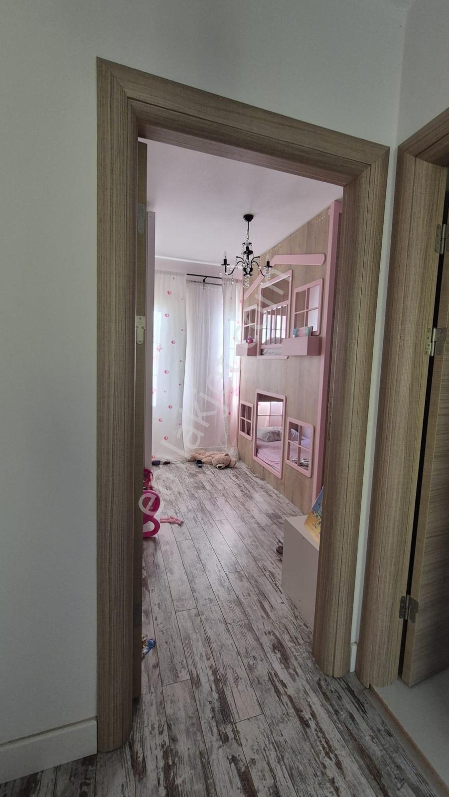 Akyaka'da Deniz Manzaralı Havuzlu Kiralık 3+2 Tripleks Villa - Görsel 9