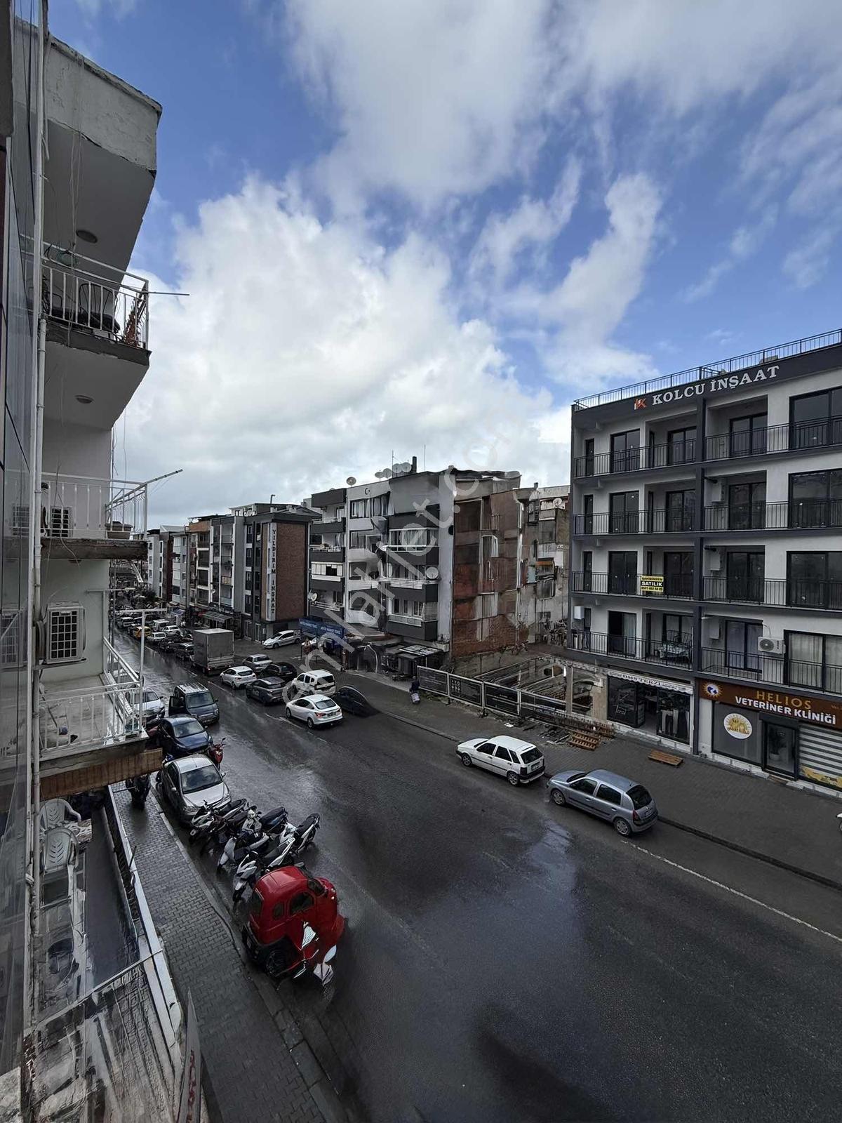 Kuşadası Merkeze Yakın Cadde Üzeri 2+1 Arakat Satılık Daire - Görsel 13