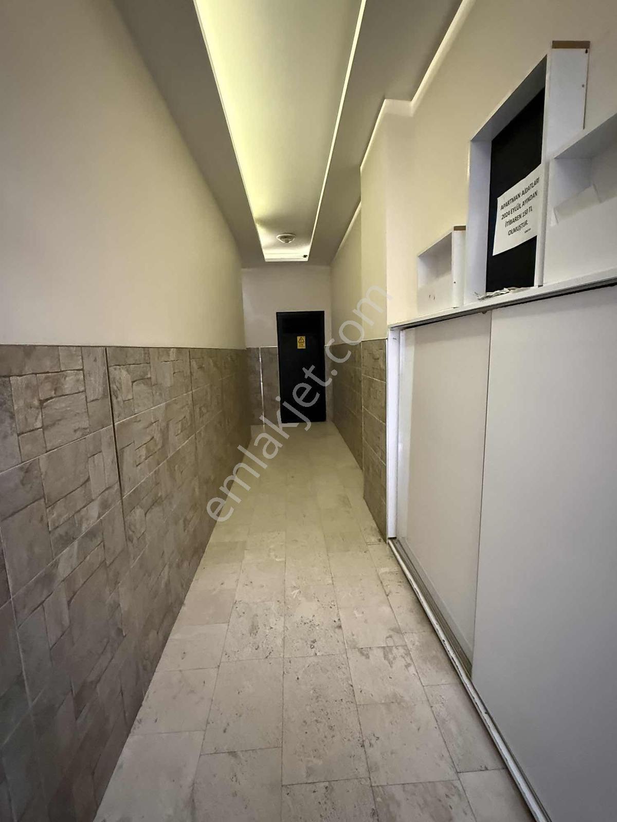 Kuşadası Merkeze Yakın Cadde Üzeri 2+1 Arakat Satılık Daire - Görsel 3