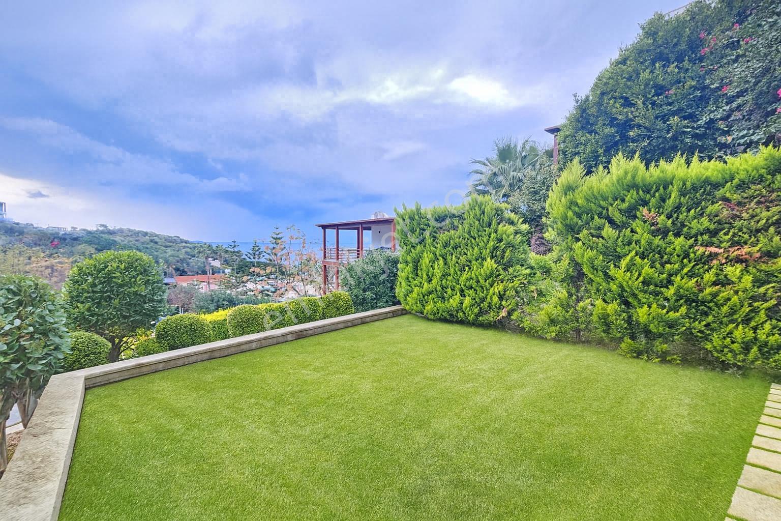 Muğla Bodrum Boğaziçi Regnum Sitesinde Denize Sıfır Dubleks Daire - Görsel 17