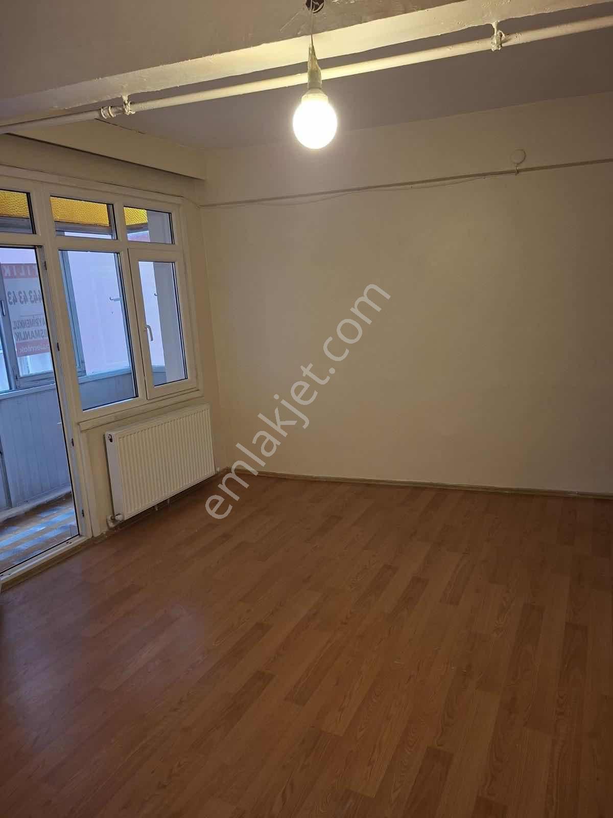 Zeynepkamil Mahallesinde 1 +1 Satılık Daire - Görsel 6