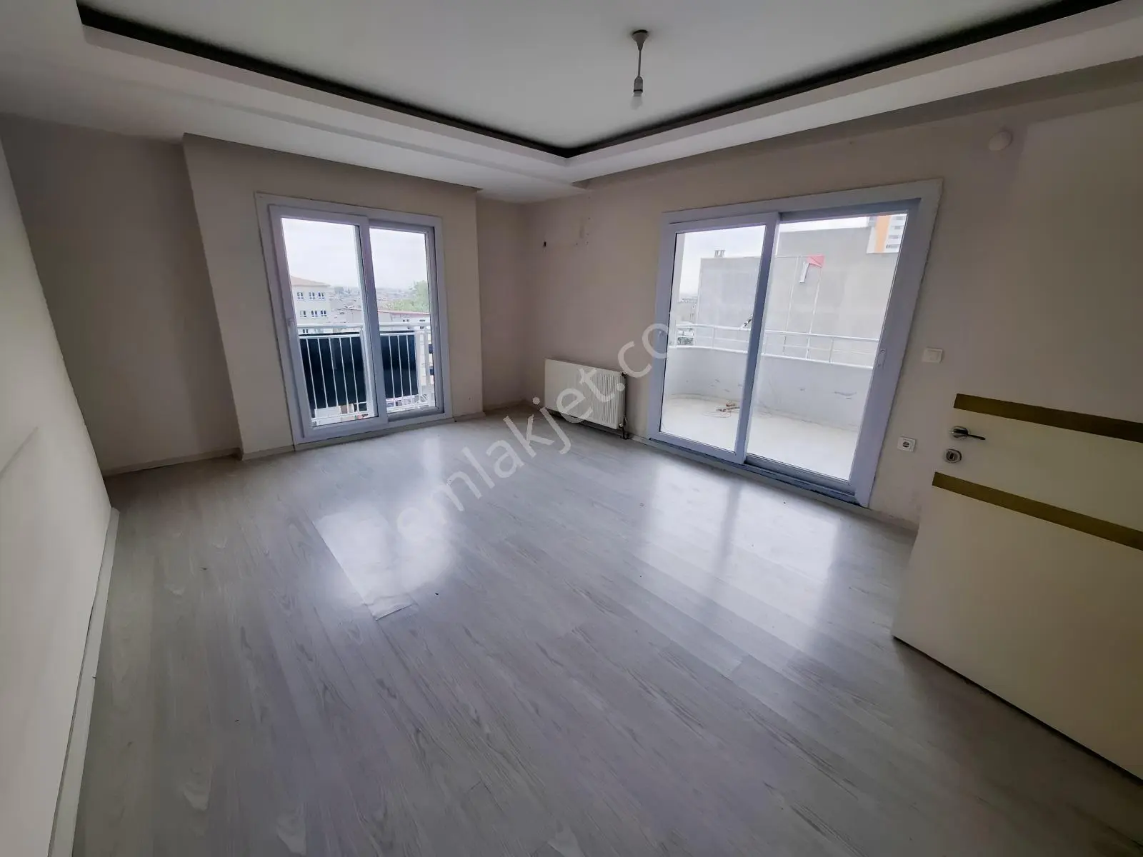 Atıcı'dan Kozan Yolu Üzerinde Ptt'de Kombili İskanlı 3+1 Kiralık
