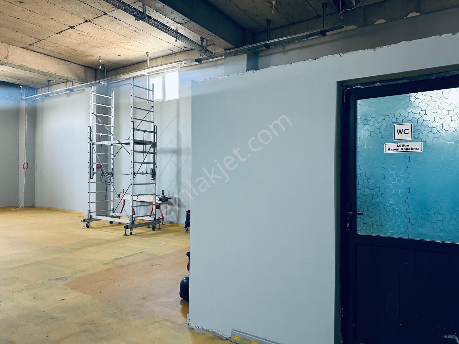 Remax Yeni'den Sanayi Sitesinde Kiralık 900 M² Kiralık İşyeri - Görsel 23