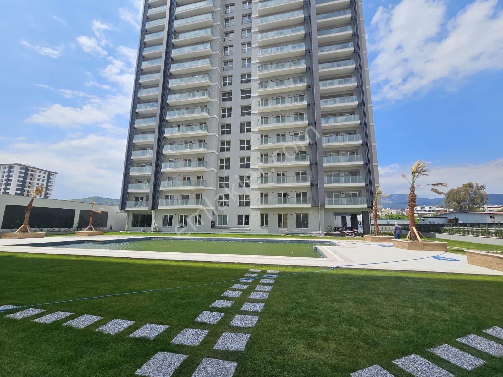 Söke Yenicami Mahallesi Mylıfe Poınt Sitesinde Satılık 2+1 Daire