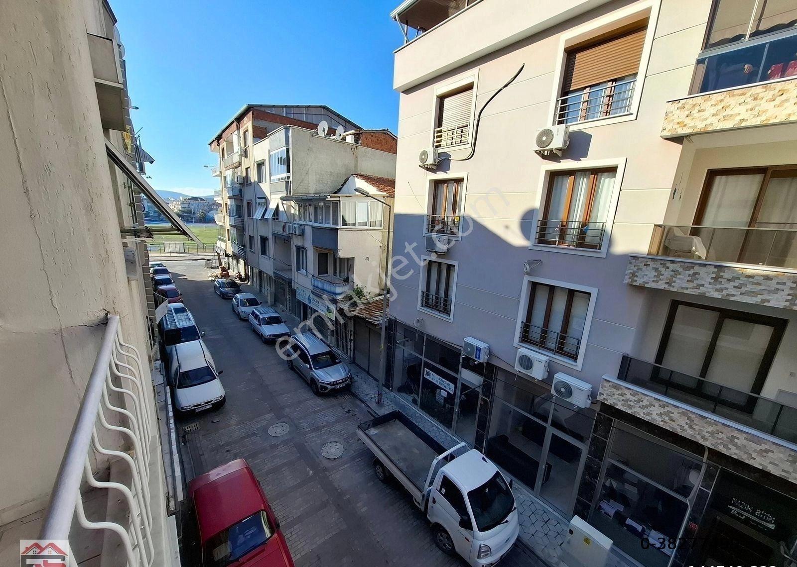 Akhisar İnönü Fahri Sertel Emlaktan Kiralık 3+1 Ofis Daire