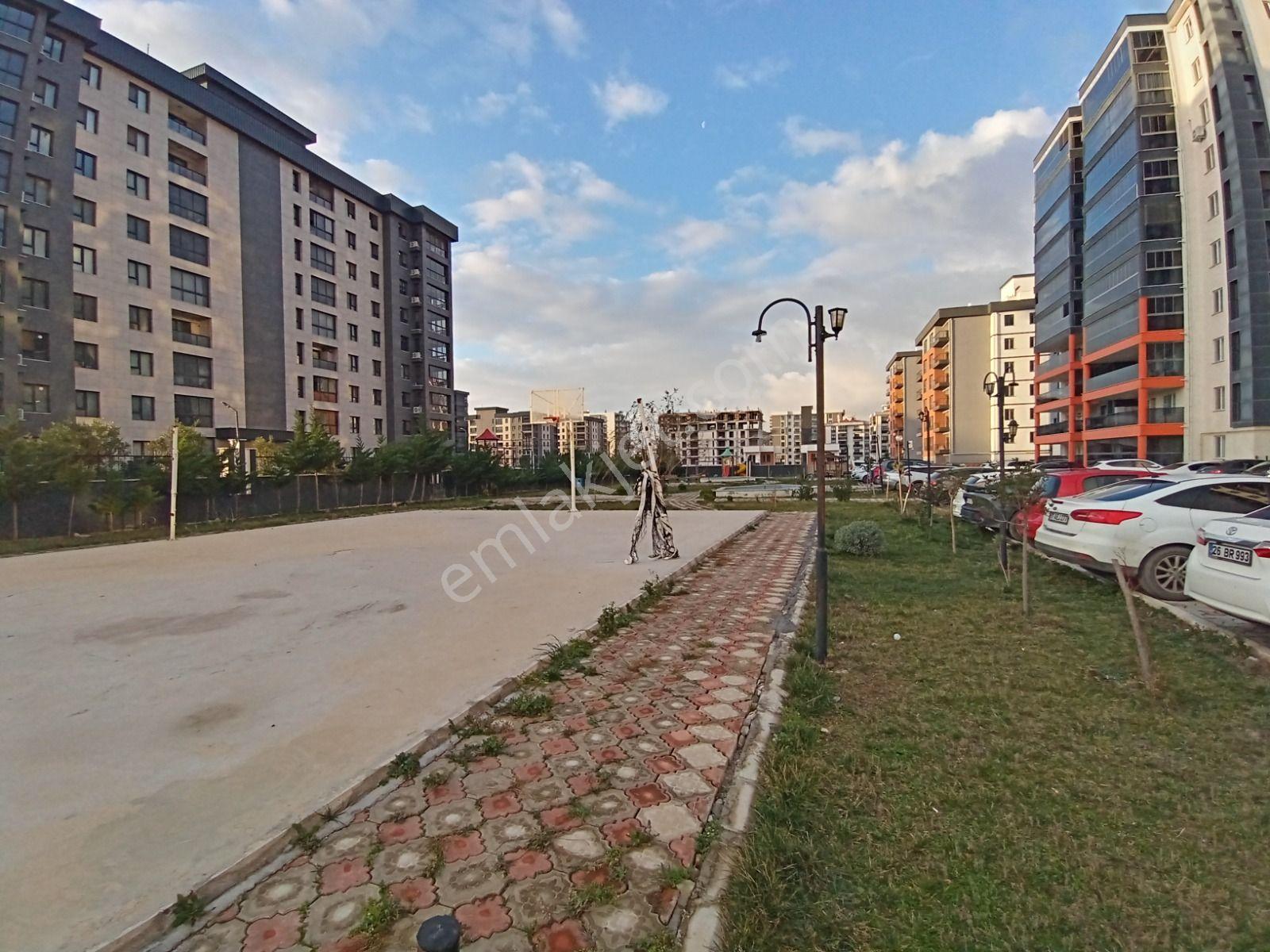 Çanakkale Esenler'de Site İçerisinde Arakat Sıfır 1+1 Kiralık Daire - Görsel 22
