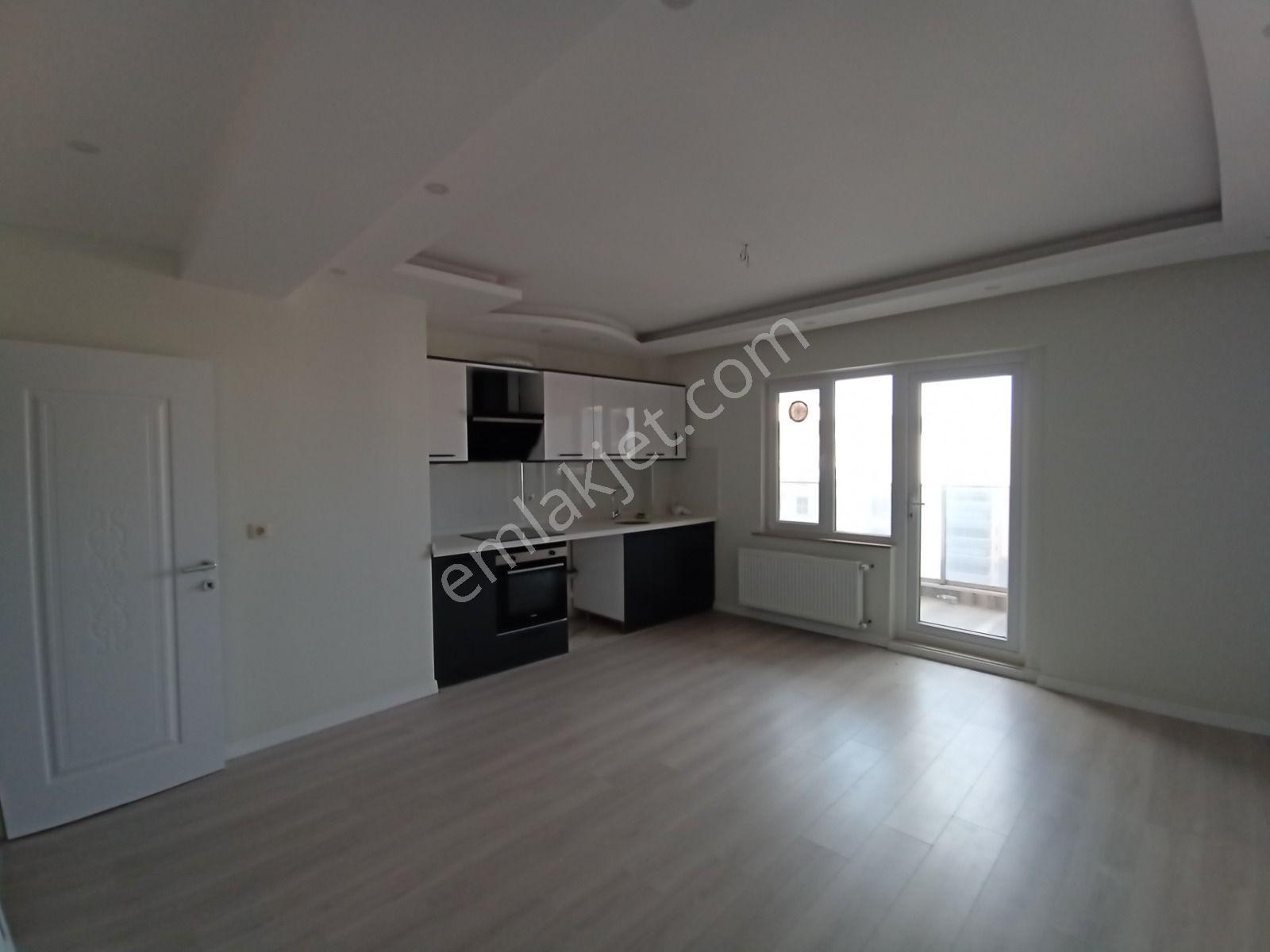 Çanakkale Esenler'de Site İçerisinde Arakat Sıfır 1+1 Kiralık Daire