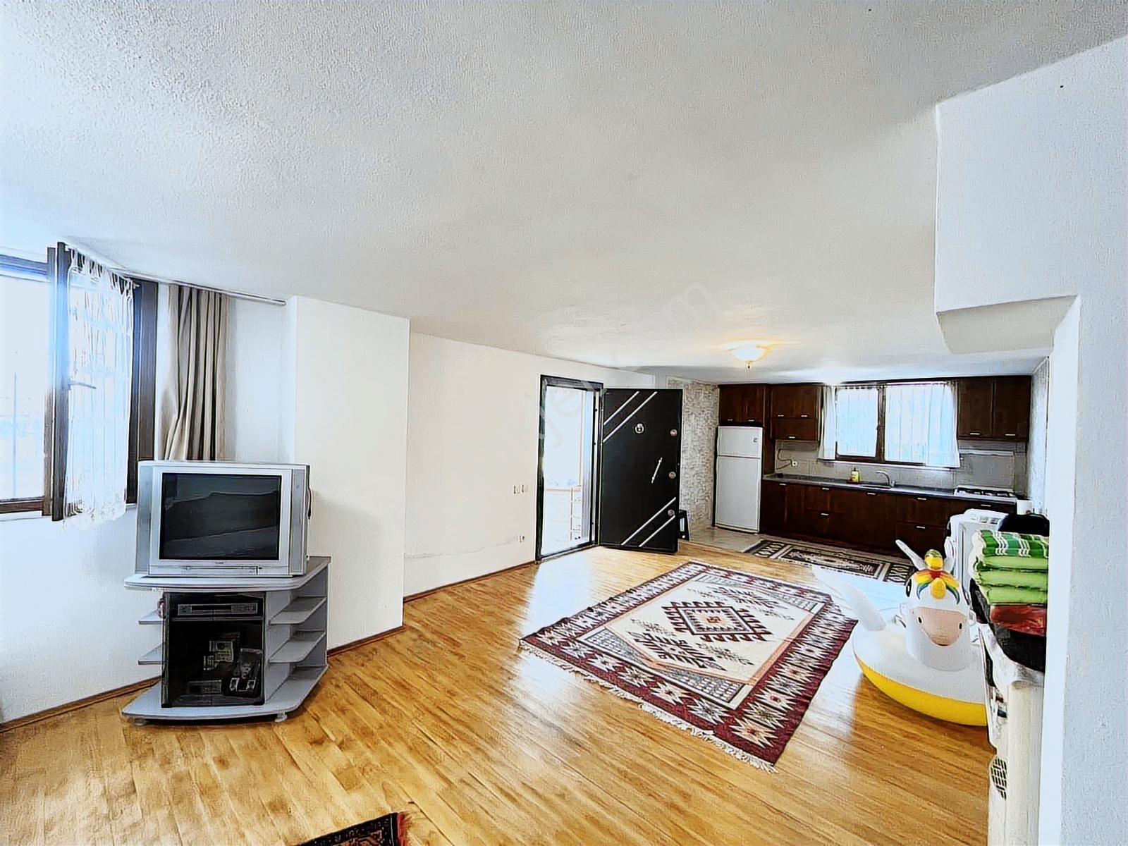 Remax Akın Seyhan Doğa İle İç İçe Fırsat 5+3 Villa - Görsel 32