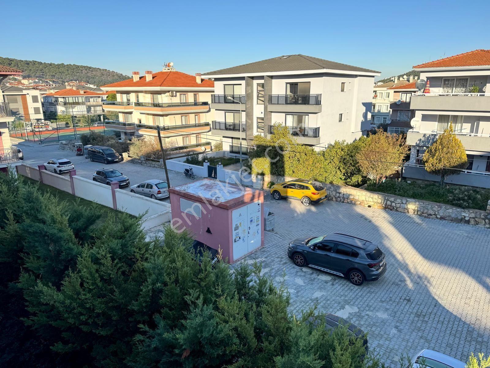 Çeşme Marina Bölgesi Asansörlü Geniş Balkonlu 2+1 Lüks Daire - Görsel 19