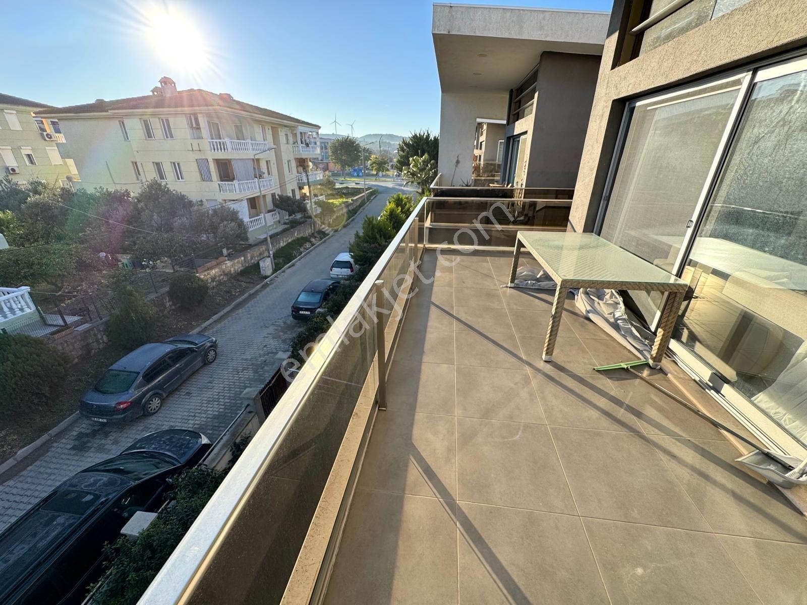 Çeşme Marina Bölgesi Asansörlü Geniş Balkonlu 2+1 Lüks Daire - Görsel 17