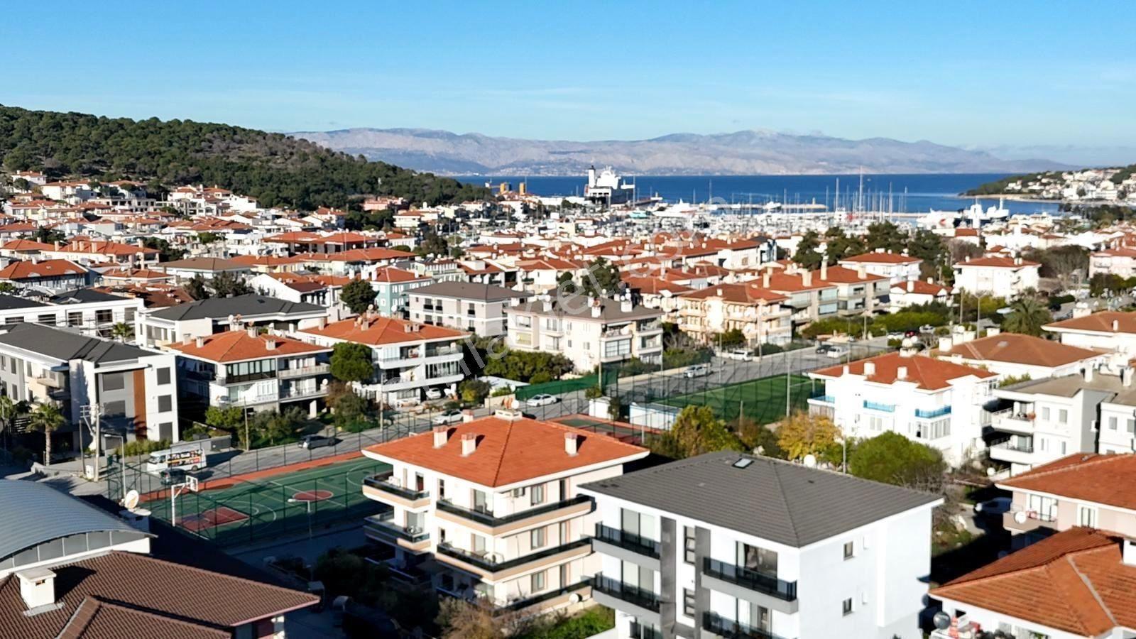 Çeşme Marina Bölgesi Asansörlü Geniş Balkonlu 2+1 Lüks Daire - Görsel 20