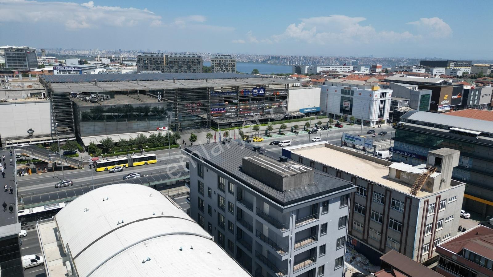 Remax'tan Satılık E-5 Cephe Metrobüs Dibi 2+1 Daire / Home Ofis - Görsel 14