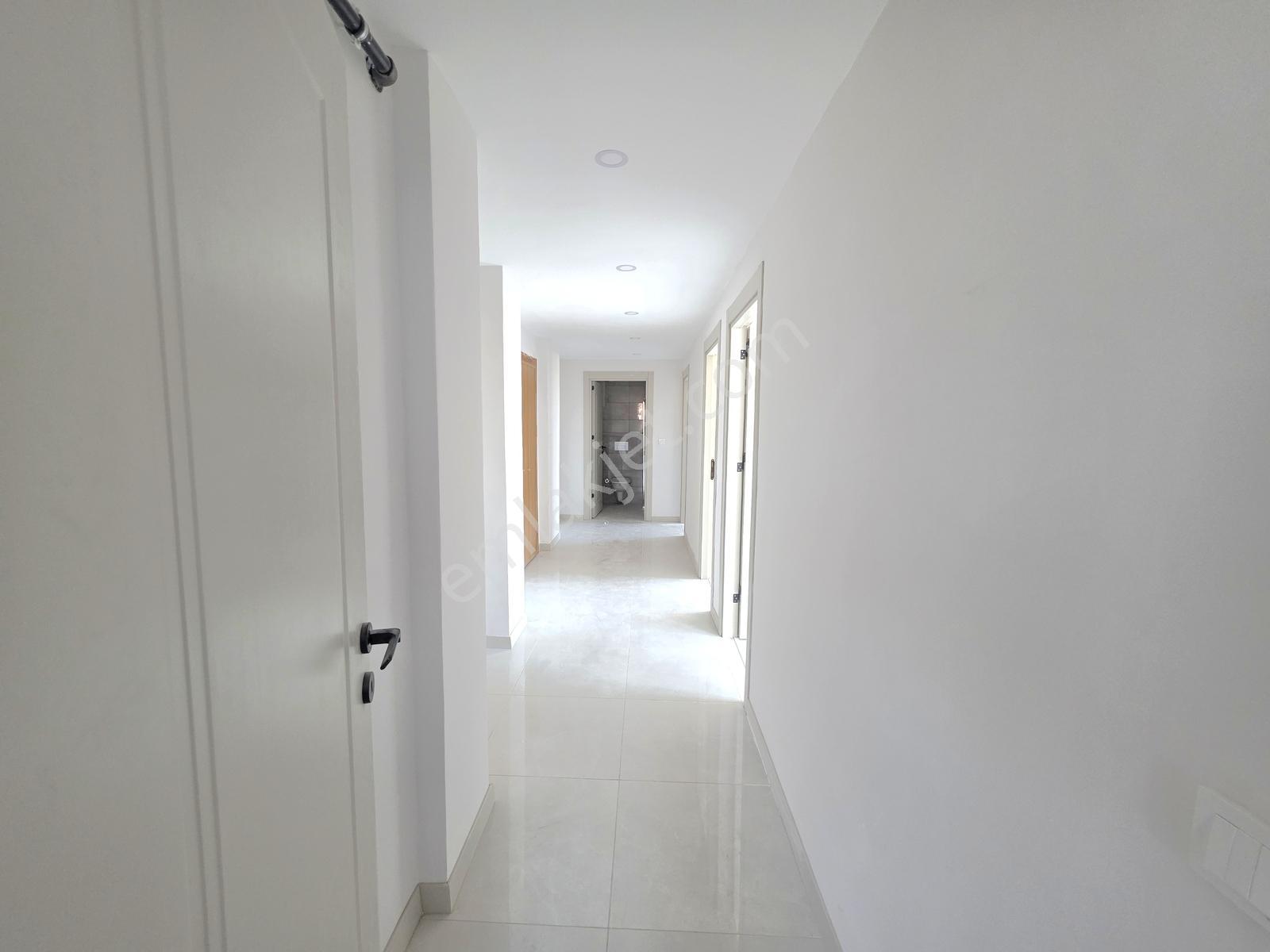 Remax'tan Satılık E-5 Cephe Metrobüs Dibi 2+1 Daire / Home Ofis - Görsel 8