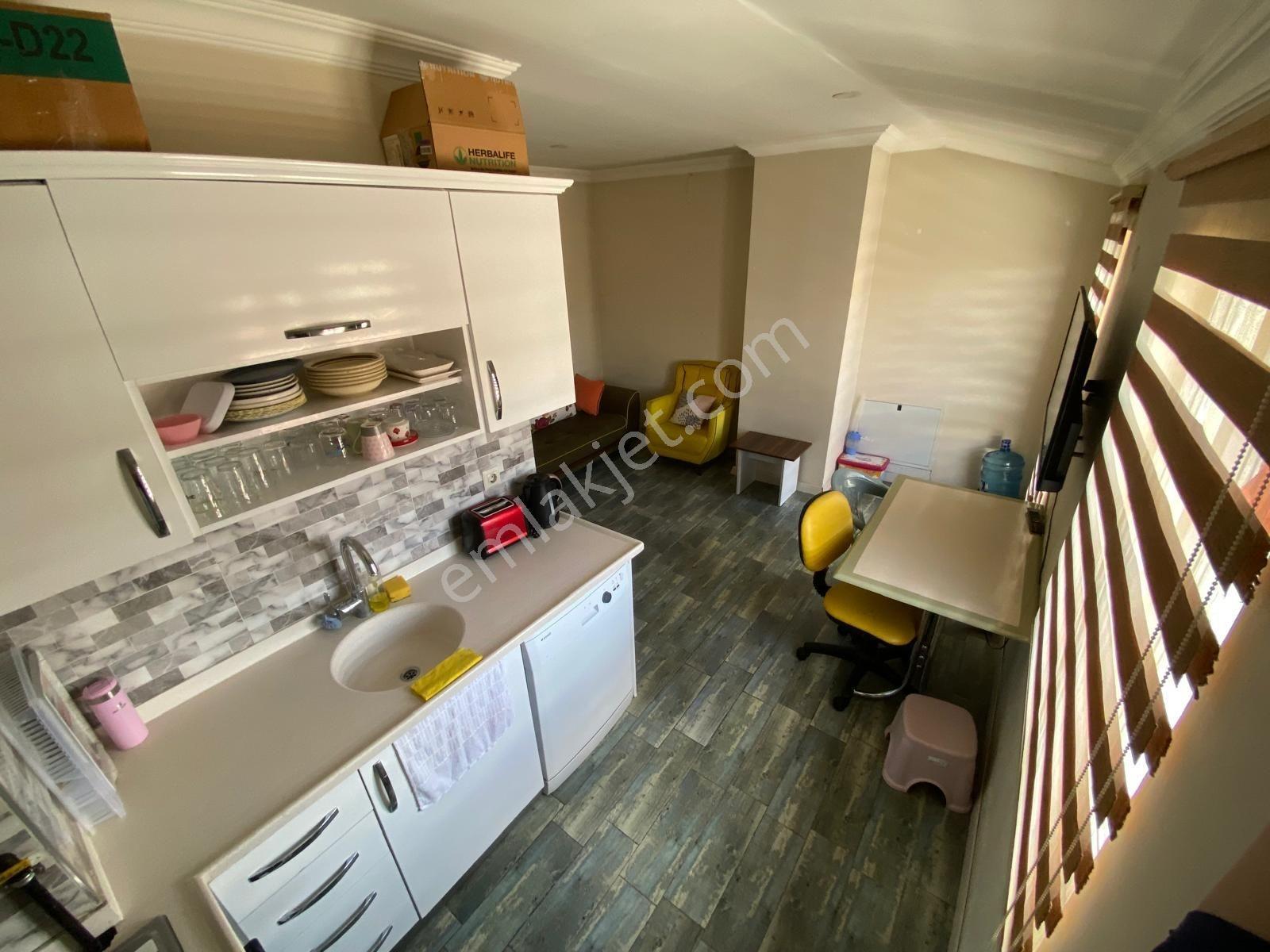 Asel'den Laleli Cafeler Cad 2+1 Eşyalı Teraslı Nezih Daire - Görsel 10