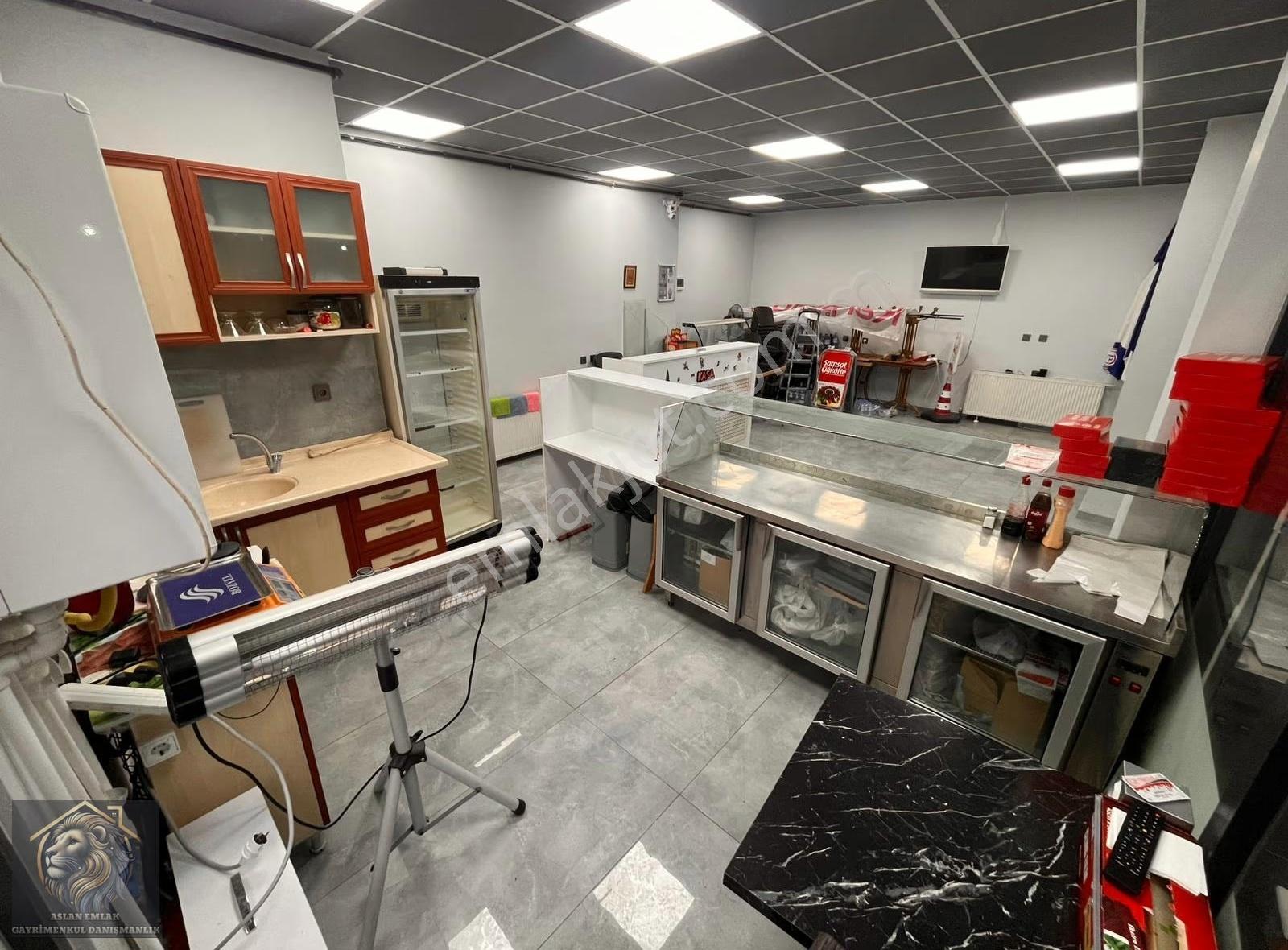 Full Yapılı Geniş Cepheli Park Karşısı Cadde Dibi Satılık Dükkan - Görsel 11