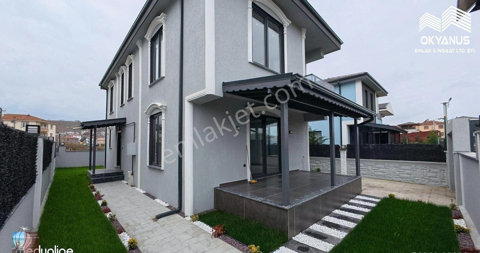 Sakarya Karasu'da Tam Müstakil Geniş Bahçeli Geniş M2'li Jakuzili Dubleks Villa - Görsel 18